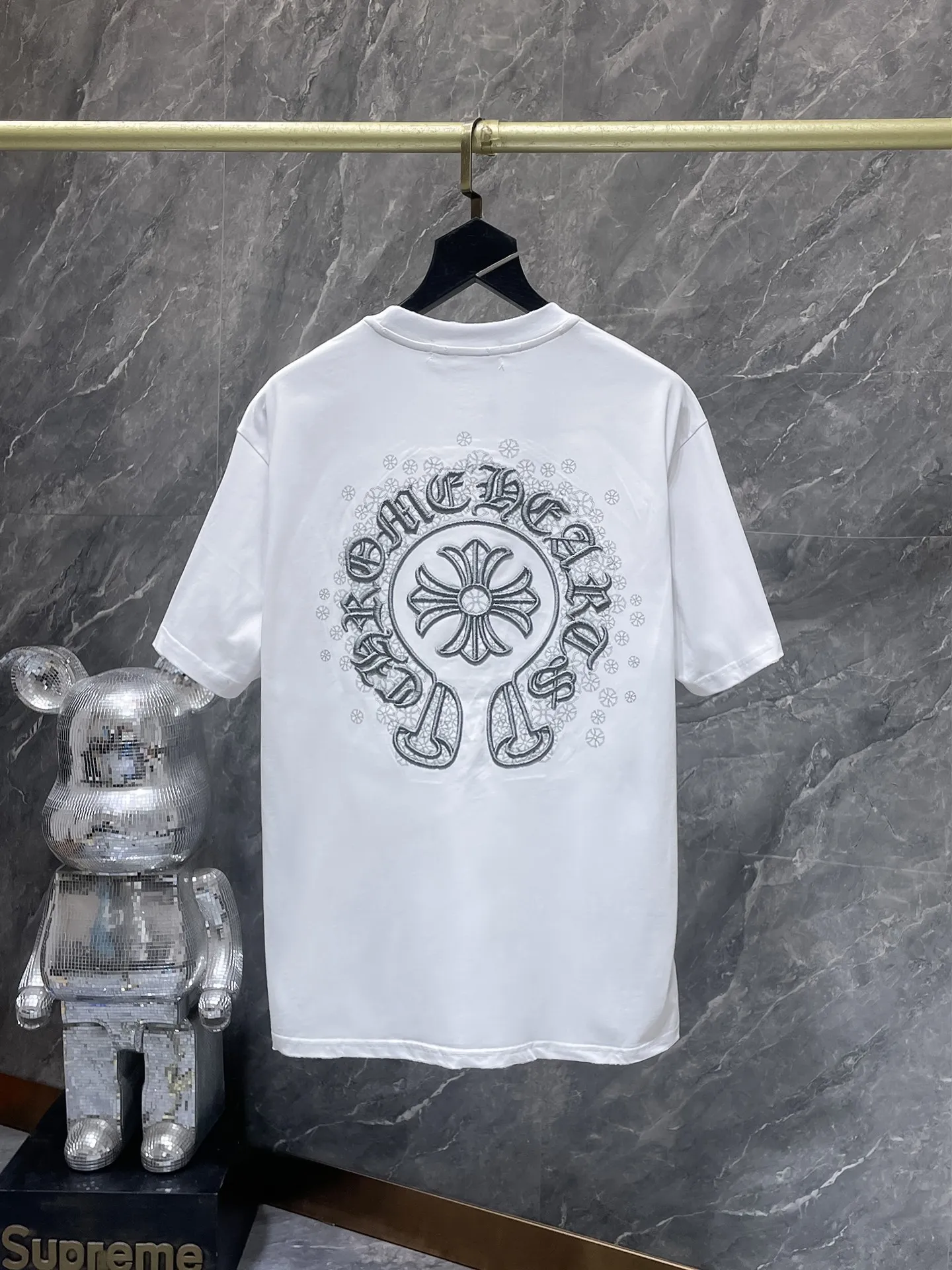 P180 New for summer Chrome Hearts 25ss frayed version, high weight, environmentally friendly, high-quality top-grade fabric, 280g Cromat hoof Sanskrit cross embroidery, hand-painted short sleeves, vacuum embroidery method! Heavy embroidery! ! ! Tens of thousands of needles! ! Counter synchronization 1:1 replica version Recommended colors: black white gray code size: S, M, L, XL